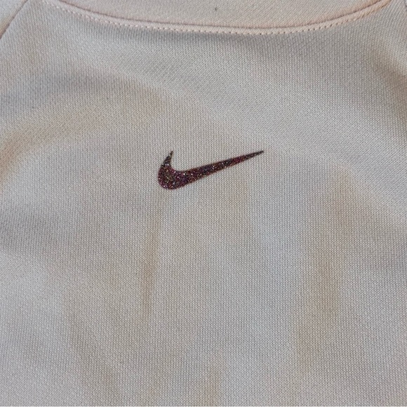 Nike Cropped Dri-Fit Sweatshirt
#1193 - Picture 4 of 9